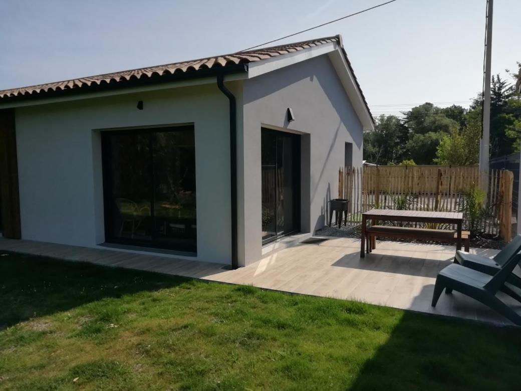 Charmante Maison Neuve Au Lac D'우르탱 외부 사진